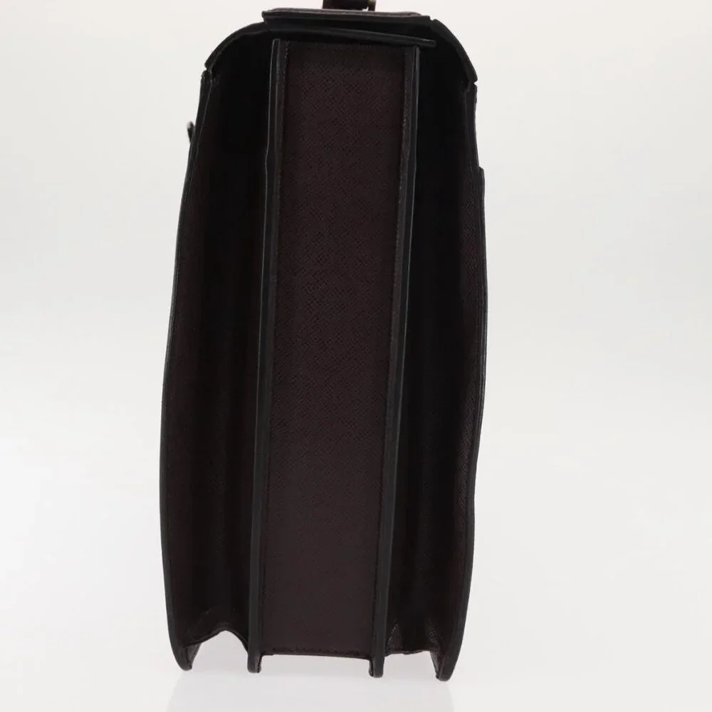 LOUIS VUITTON Taiga Leather Ural Briefcase Acajou